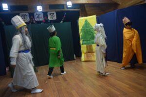 鹿児島にあるシュタイナー系オルタナティブスクールどんぐり自然学校の学年祭2024